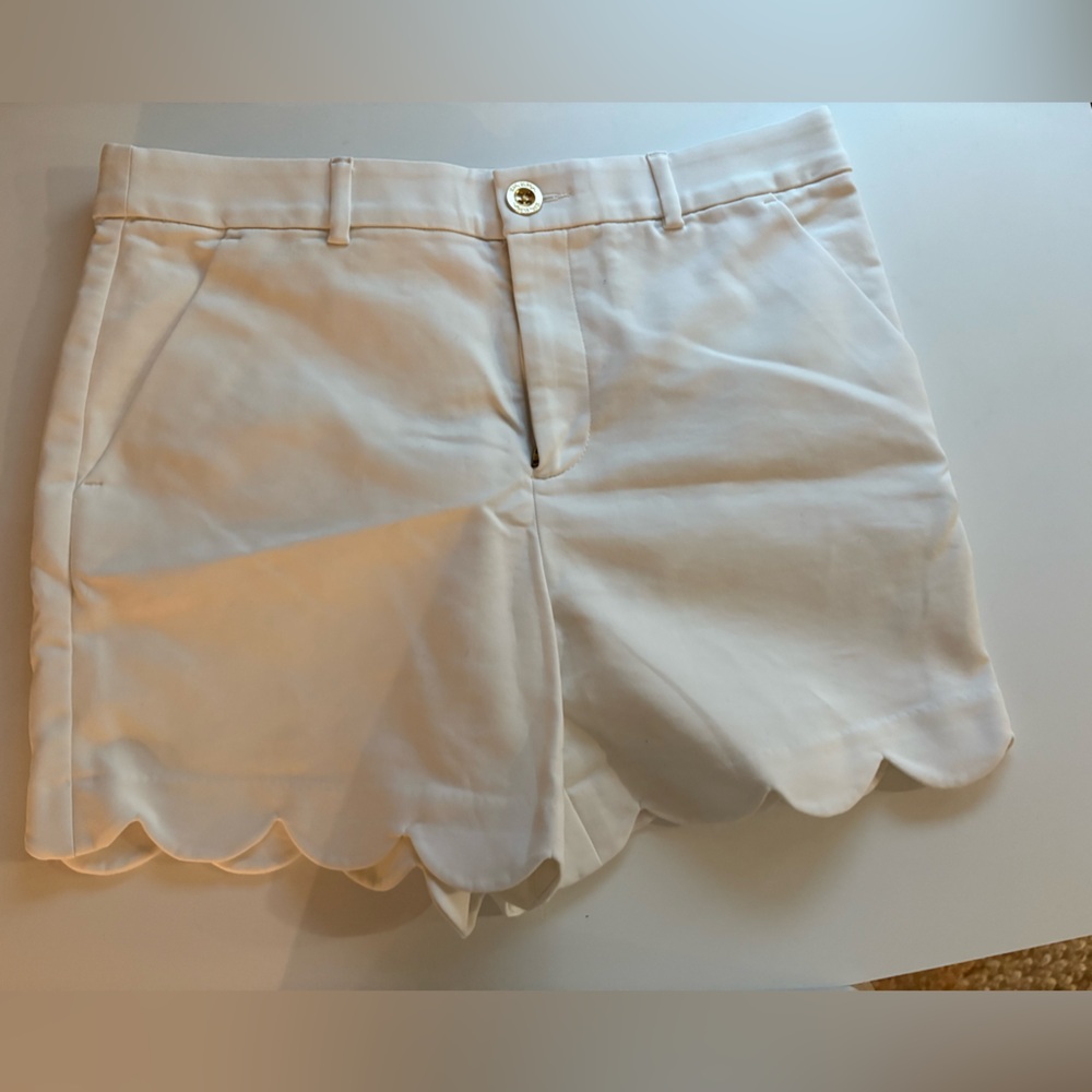 Lilly Pulitzer Scalloped Shorts - 8